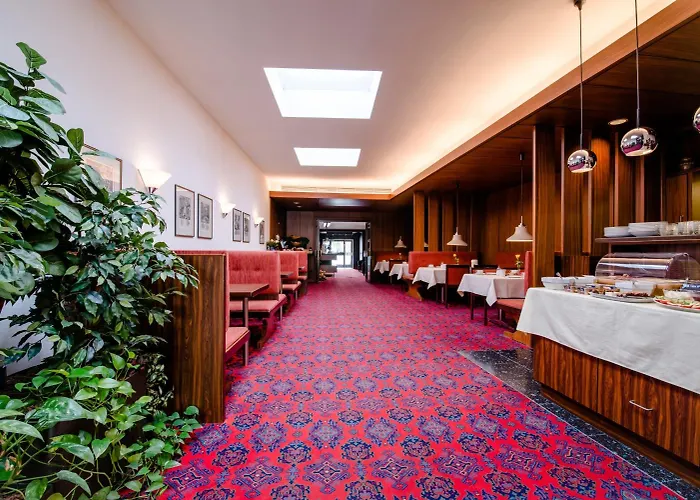 Goldener Hirsch Hotel 3*